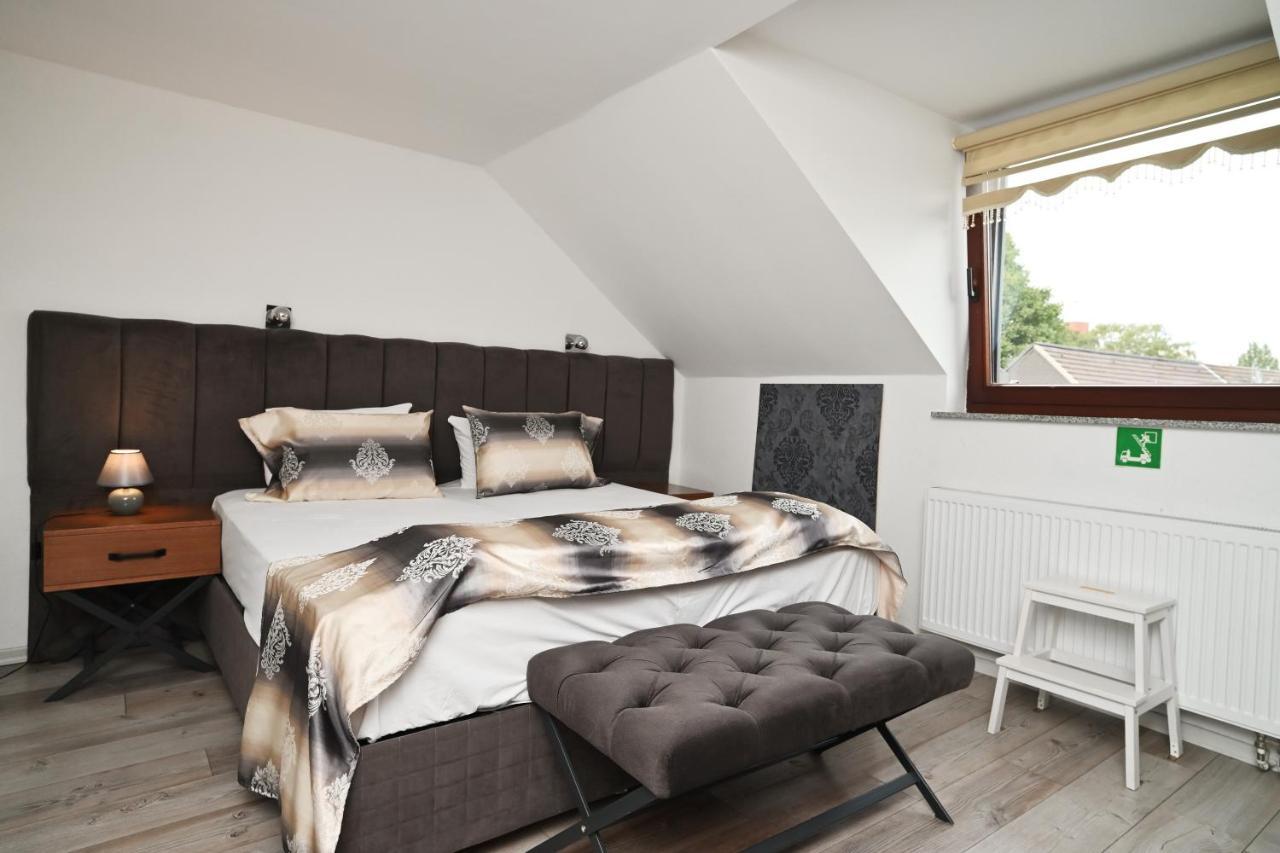 Ferienwohnung&Aparts By Kispet Group Hotels In Oberhausen Oberhausen  Eksteriør billede