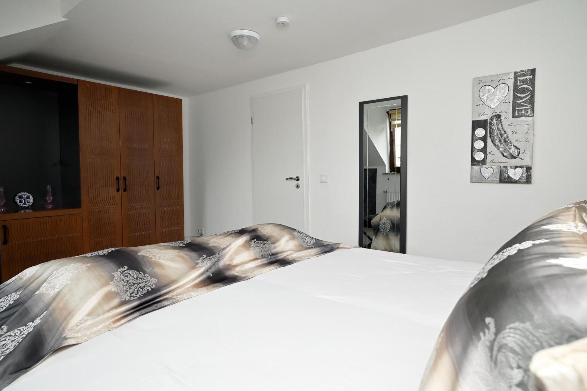 Ferienwohnung&Aparts By Kispet Group Hotels In Oberhausen Oberhausen  Eksteriør billede